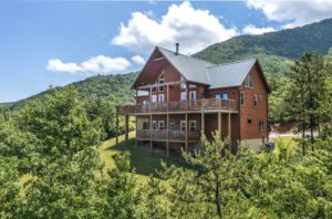 Whiskey Mountain Lodge